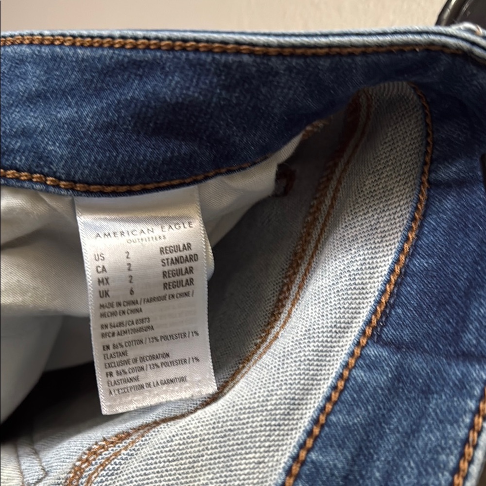 Women’s American Eagle Outfitters jeggings Distressed Jeans - Picture 9 of 9